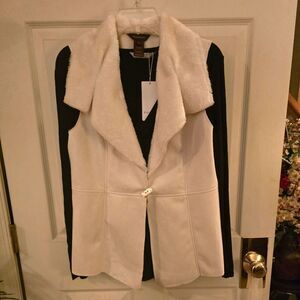 MULTIPLES FAUX SUEDE VEST WITH FAUX FUR COLLAR